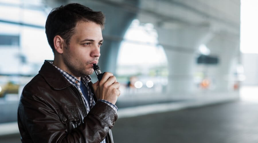 3 Consequences of Smoking and Vaping Around Children