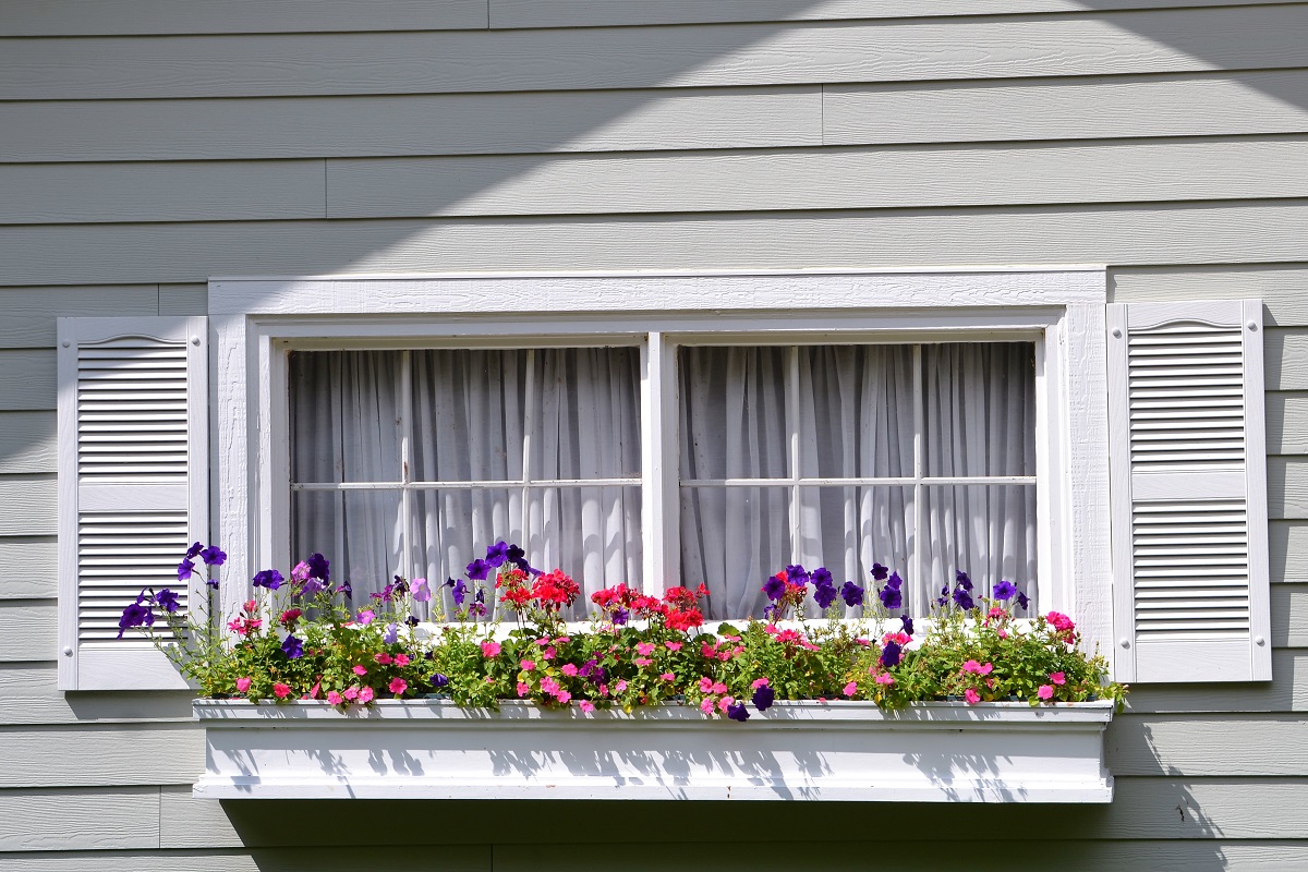3 Curb Appeal Projects for Spring