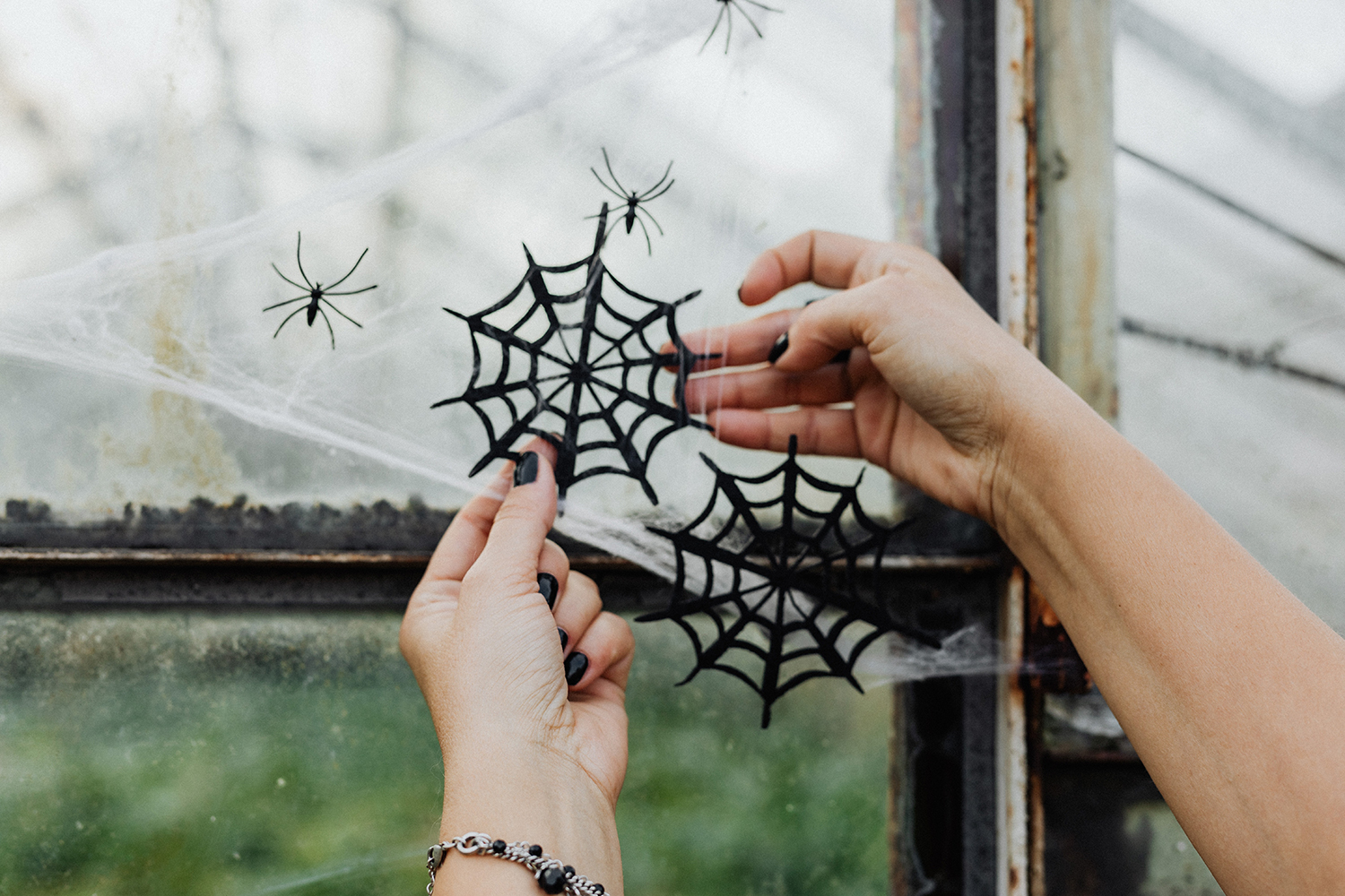 5 Scary Good DIY Halloween Decorations