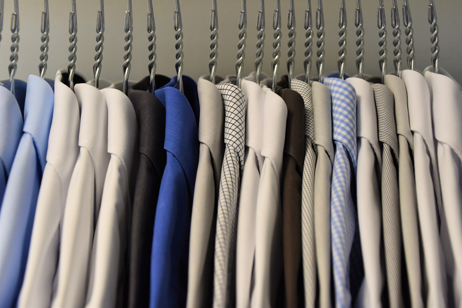 4 Reasons to Have Your Clothes Dry Cleaned