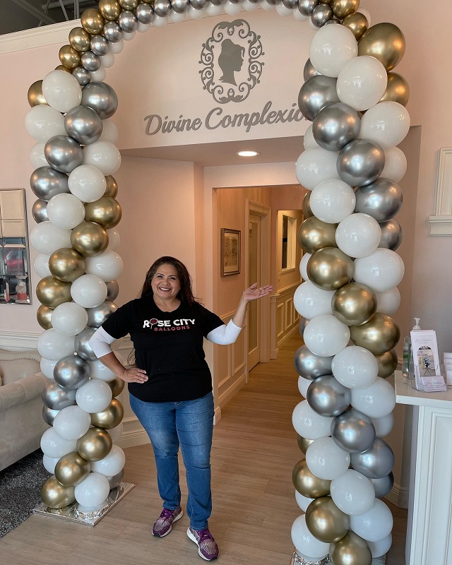 Meet Betsy Vega | owner and balloon artist extraordinaire with Rose City Balloons