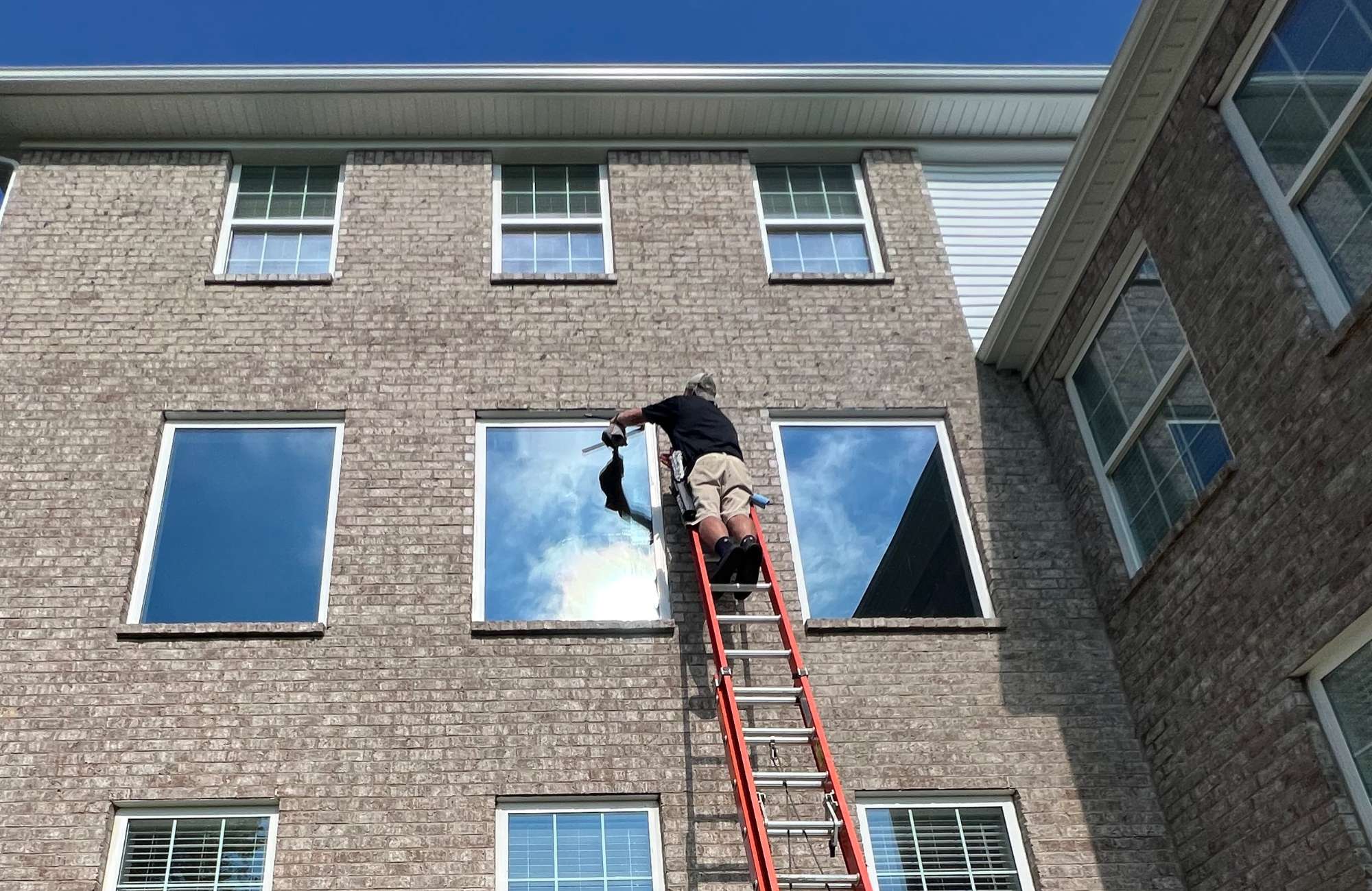 Gleaming Success: Local Window Cleaning Company Shines in Central Kentucky