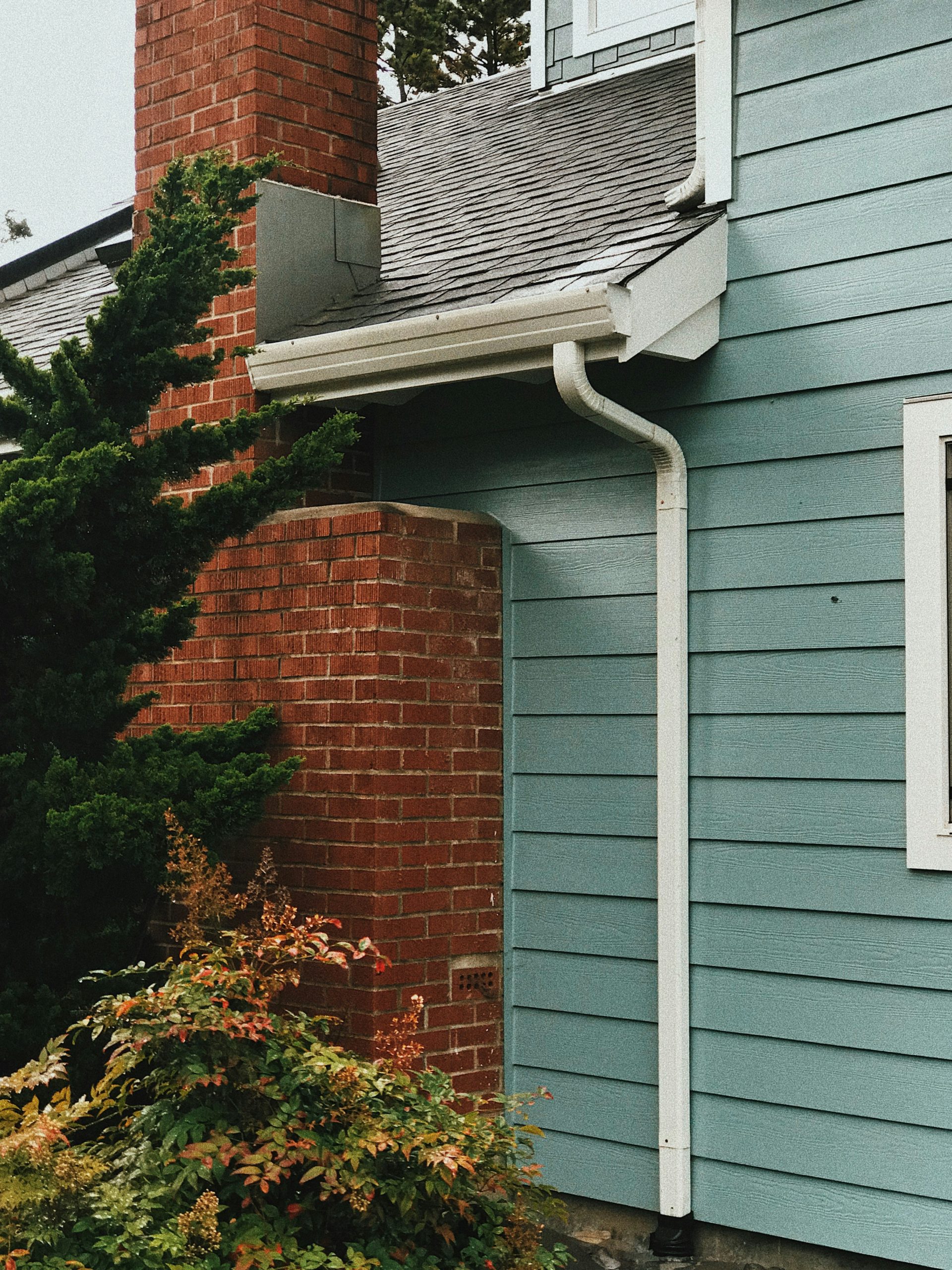 Spring into Action: Why Gutter Cleaning This Season is a Must for Homeowners in Cabot, AR
