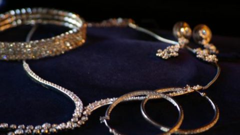 Leslie Jewelers’ Anniversary Sale: Up to 60% Off Storewide! 🎉