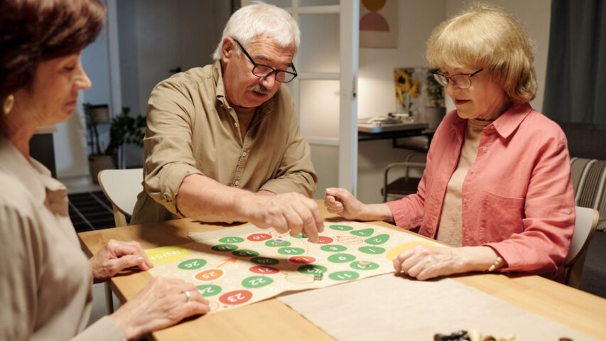 The Power of Connection: The Benefits of Social Activities for Seniors