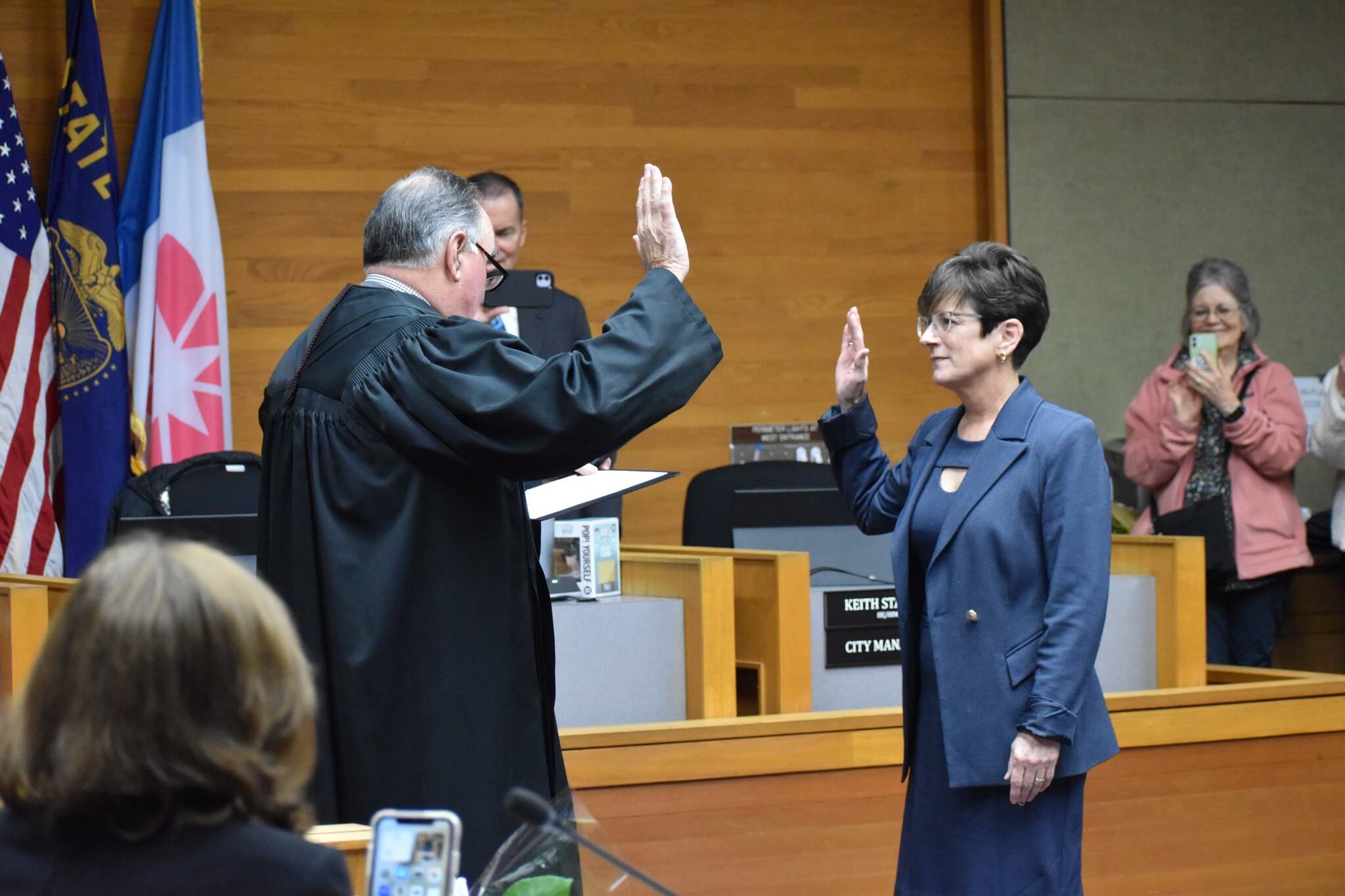 Julie Hoy Sworn In as New Mayor of Salem, Oregon