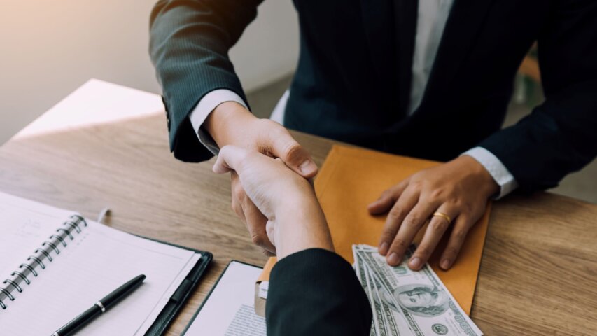 SBA Loan vs. Traditional Business Loan: What's the Difference?
