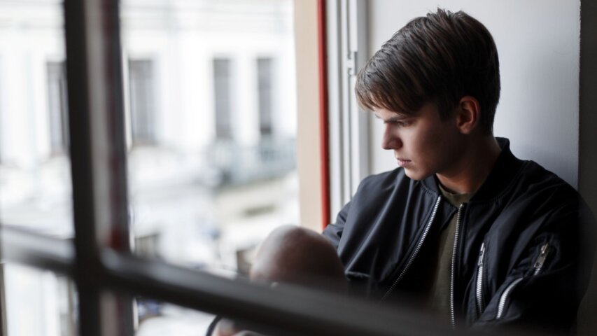 How to Support a Teen Who Seems Withdrawn