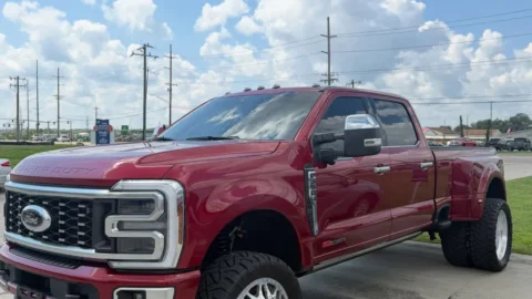 What Makes a Commercial Vehicle Wrap Effective